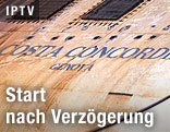 Verrosteter Schriftzug der "Costa Concordia"