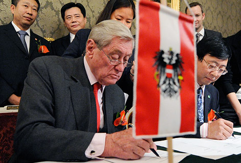 © APA/Hans Klaus Techt Hannes Androsch, Meng Xiangkai