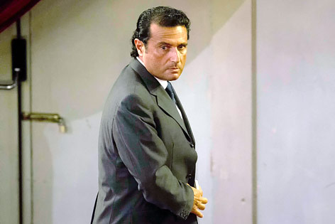 © AP/Andrew Medichini Kapitän Schettino verlässt den Gerichtssaal