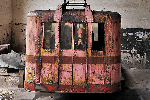 © picturedesk.com/Rex Features/Amos Chapple Gondel im georgischen Chiatura