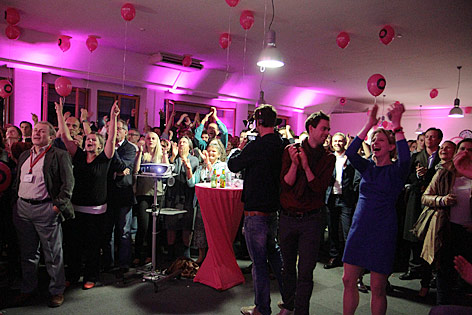 © ORF.at/Zita Köver Jubel in der NEOS-Zentrale