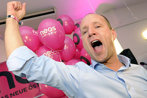 © APA/Herbert P. Oczeret Neos-Spitzenkandidat Matthias Strolz im Freudentaumel