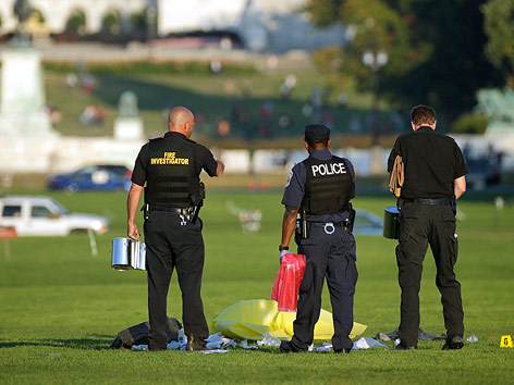 © Reuters/Gary Cameron Polizei und Feuerwehr vor dem Kapitol