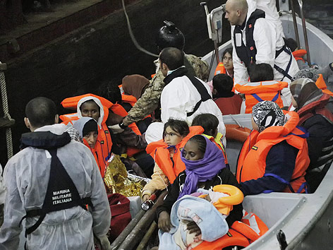 © APA/EPA/ANSA/Giuseppe Lami Bootsflüchtlinge