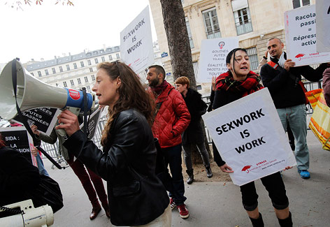 © APA/AP/Christophe Ena Französische Prostituierte und Freier demonstieren in Paris