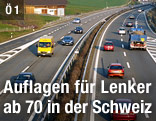 Autos auf einer schweizer Autobahn