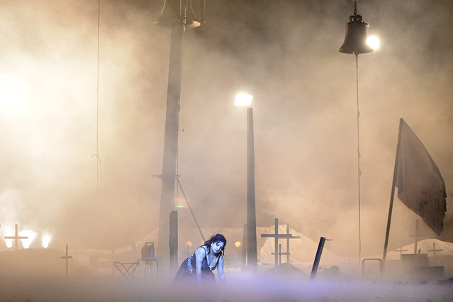 © APA/Hans Klaus Techt Szene von "Mutter Courage und ihre Kinder" im Burgtheater in Wien