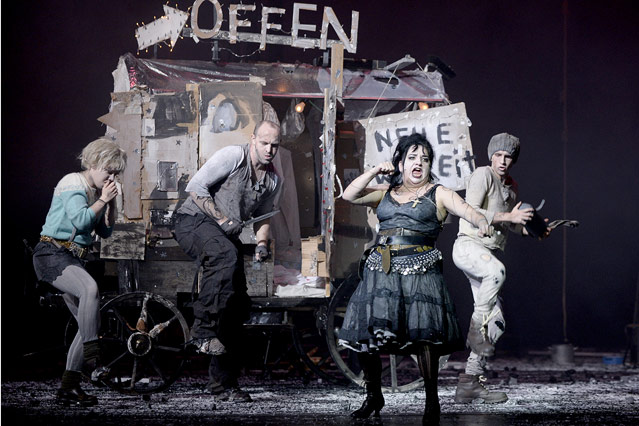 © APA/Hans Klaus Techt Szene von "Mutter Courage und ihre Kinder" im Burgtheater in Wien