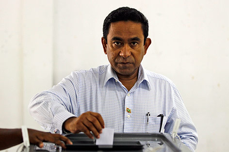 Abdullah Yameen bei der Stimmabgabe 