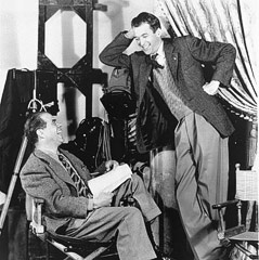 © AP Schauspieler Jimmy Stewart und Regisseuer Frank Capra