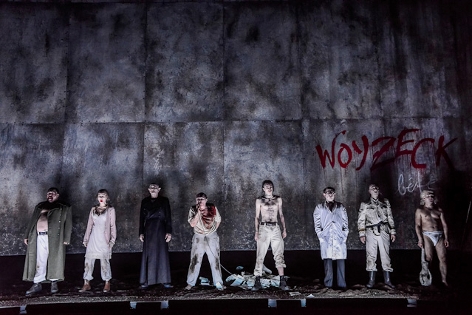 © Lalo Jodlbauer Szene aus "Woyzeck" im Volkstheater