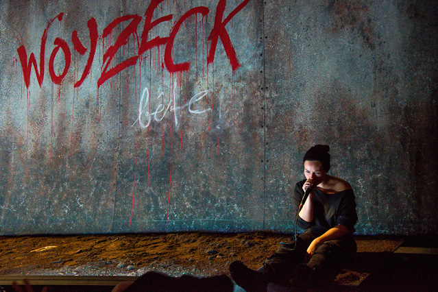 © Lalo Jodlbauer Szene aus "Woyzeck" im Volkstheater