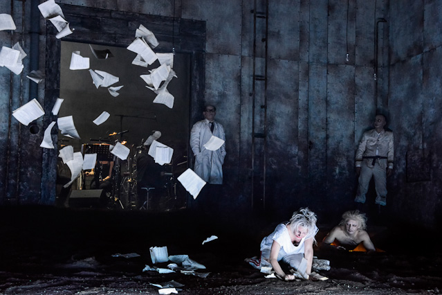 © Lalo Jodlbauer Szene aus "Woyzeck" im Volkstheater