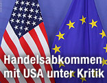 Flaggen der USA und der EU