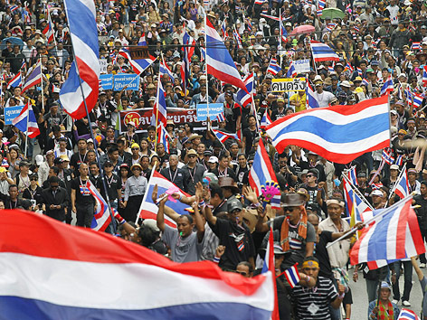 © APA/EPA/Narong Sangnak Demonstranten in Bangkok