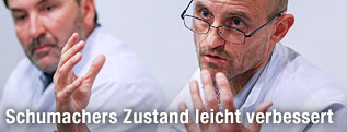 Behandelnder Arzt bei der Pressekonferenz