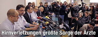 Pressekonferenz der behandelten Ärzte von Michael Schumacher