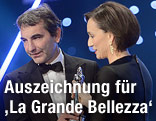 Produzent Nicola Giuliano nimmt den Europäischen Filmpreis entgegen