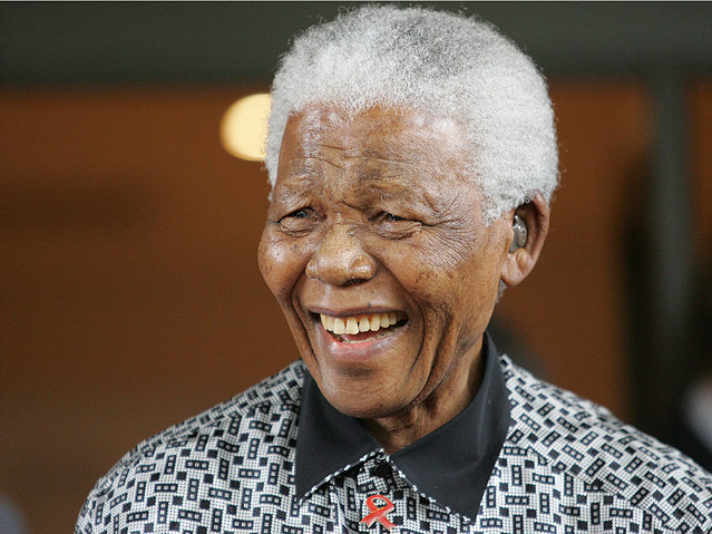Nelson Mandela lacht