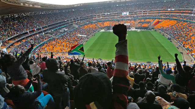 © Reuters/Yves Herman Trauergäste im Stadion