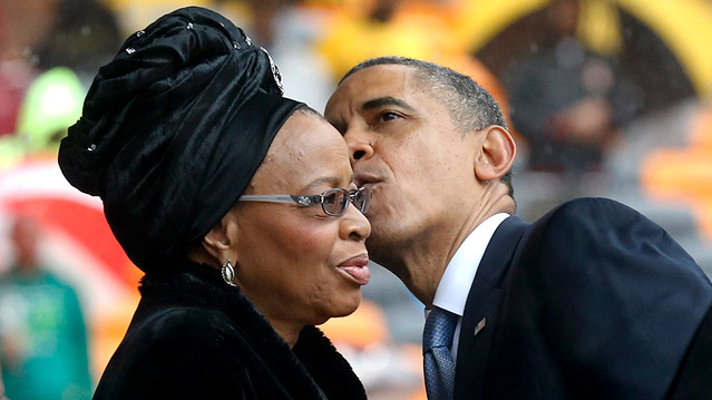 © AP/Matt Dunham US-Präsident Obama begrüßt Graca Machel
