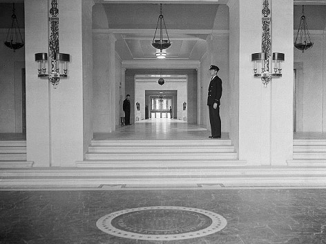 © Corbis/Bettmann Das Federal Reserve Board Gebäude in Washington, 1937