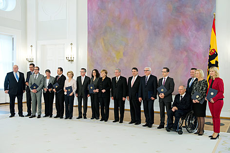 © AP/Maurizio Gambarini Deutschlands Regierungsteam