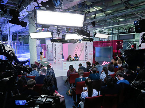 © APA/EPA/Yuri Kochetkov Pressekonferenz der Pussy-Riot-Mitglieder