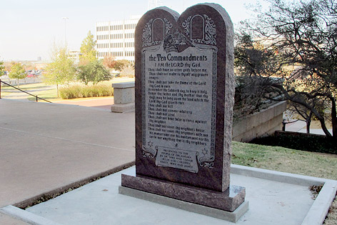 © AP/Sean Murphy Monument der Zehn Gebote vor dem Oklahoma State Capitol