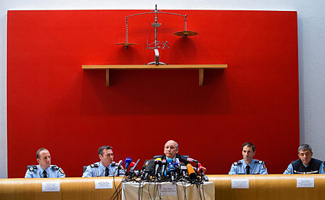 © APA/EPA/Ian Langsdon Pressekonferenz des Staatsanwaltes Patrick Qunicy
