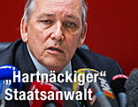 Staatsanwalt Patrick Quincy bei Pressekonferenz zum Schumacher-Unfall