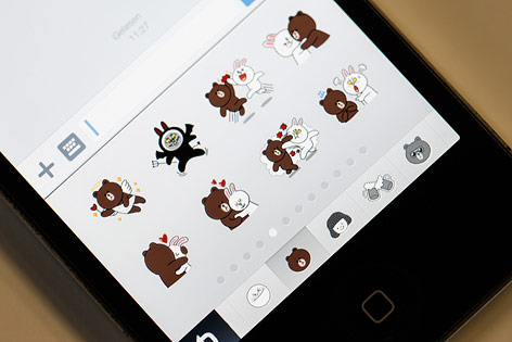 © ORF.at/Dominique Hammer Hasen und Bären als Smiley-Icons am Handy