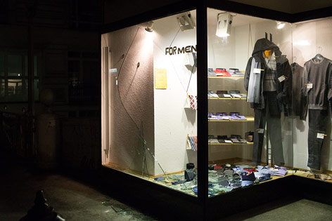 © ORF.at/Roland Winkler Eingeschlagenes Schaufenster