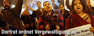 Indische Frauen demonstrieren gegen Vergewaltigungen