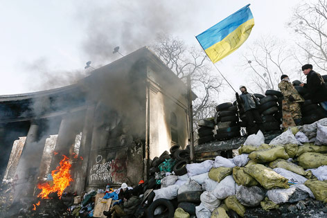 © APA/EPA/Sergey Dolzhenko Demonstranten in Kiew