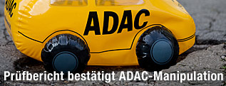 Aufblasbares ADAC-Auto