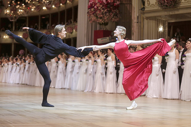 Tänzerin und Tänzer des Staatsopernballetts