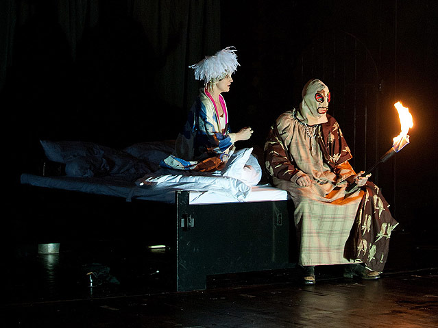 © Burgtheater/Reinhard Maximilian Werner Sophie Rois und Marc Hosemann in "Die Krönung Richards III" im Burgtheater