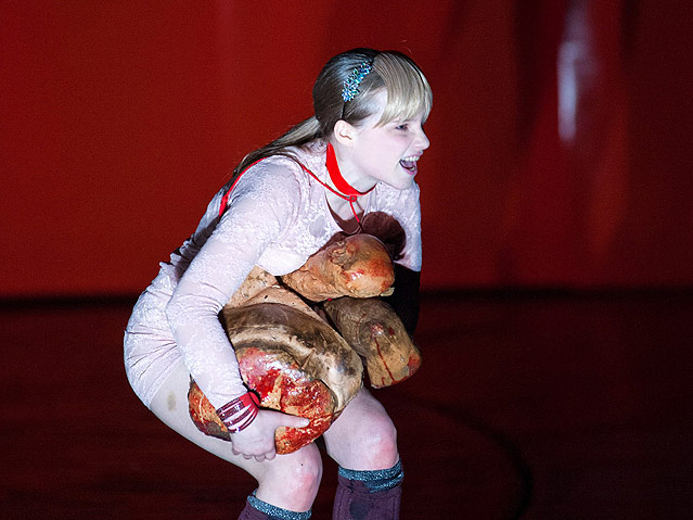 © Burgtheater/Reinhard Maximilian Werner Jasna Fritzi Bauer in "Die Krönung Richards III" im Burgtheater