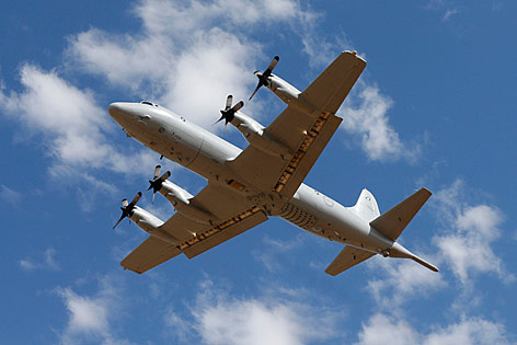 © Reuters/Jason Reed Propellerflugzeug auf der Suche nach vermisster Boeing