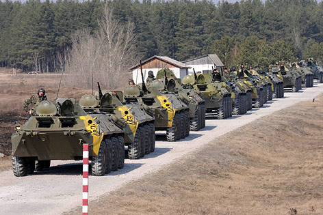 Panzer an Grenzübergang