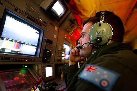 Australischer Soldat bei der Suche