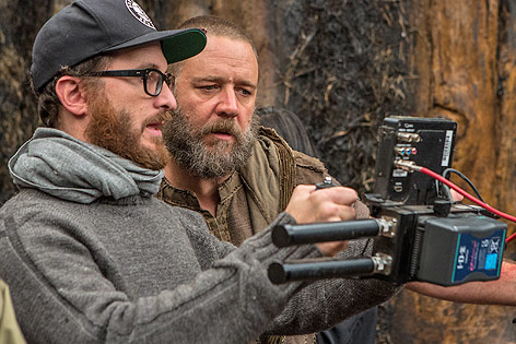 © © MMXIV Paramount Pictures Corporation and Regency Engtertainment (USA), Inc. All Rights Reserved Regisseur Darren Aronofsky mit Schauspieler Russell Crowe