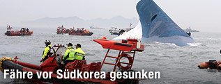 Gekentertes Schiff vor Südkorea