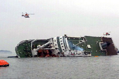 © APA/AP/Yonhap Gekentertes Schiff vor Südkorea