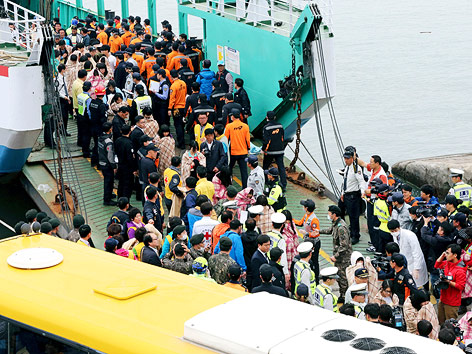 © APA/AP/Yonhap/Park Chul-heung Gerettete Passagiere