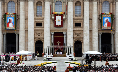 © APA/AP/Domenico Stinellis Blick auf die Zeremonie auf dem Petersplatz