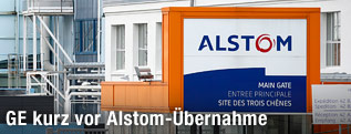 Schild vor einer Alstom-Außenstelle