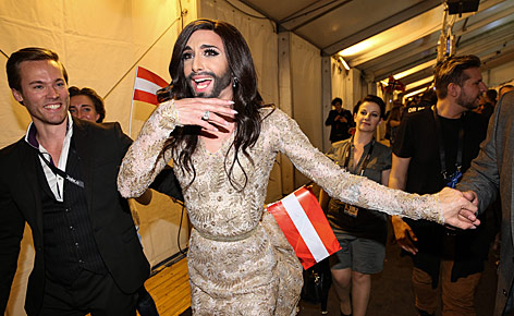 © ORF/Milenko Badzic Conchita Wurst freut sich nach dem Auftritt
