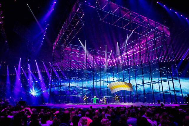 © APA/EPA/Nikolai Linares The Shin & Mariko aus Georgien performen "Three Minutes to Earth"